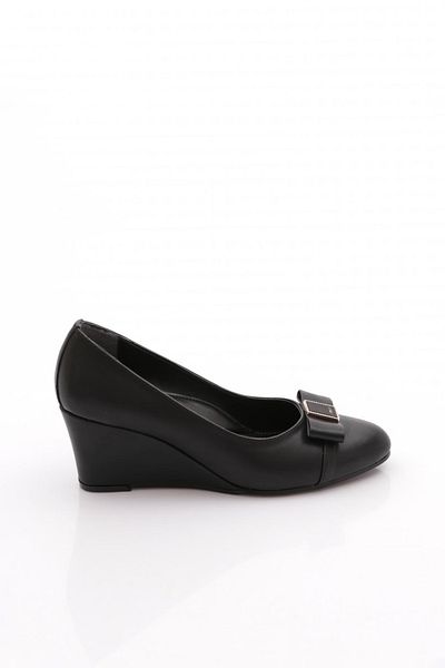DGN Pantofi de damă cu talpă cu pană cu cataramă 364343539
