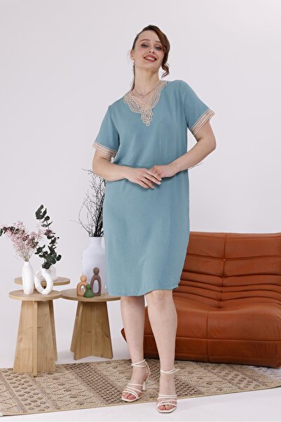 Siyezen Large Size Lace Dress with Collar and Sleeves