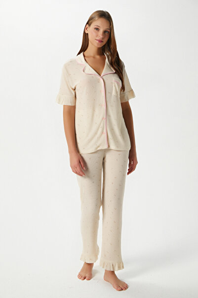 Ritnice Kadın Fırfırlı Tereyağ Sarısı Minik Çiçekli Ön Düğmeli Kısa Kol Alt Üst Pijama Takımı