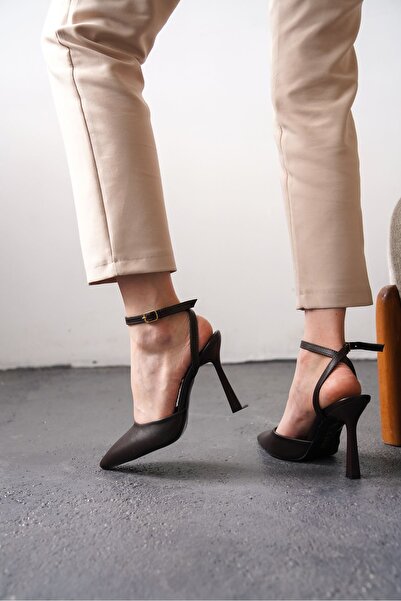 MODAADAM Γυναικεία παπούτσια Motta με λεπτό τακούνι - Καφέ-Δερμάτινο