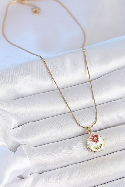 BESKAR 316L Steel Gold Color Chain White Minimal Flower Embroidered Pearl Detail Portrait Model Women's Necklace