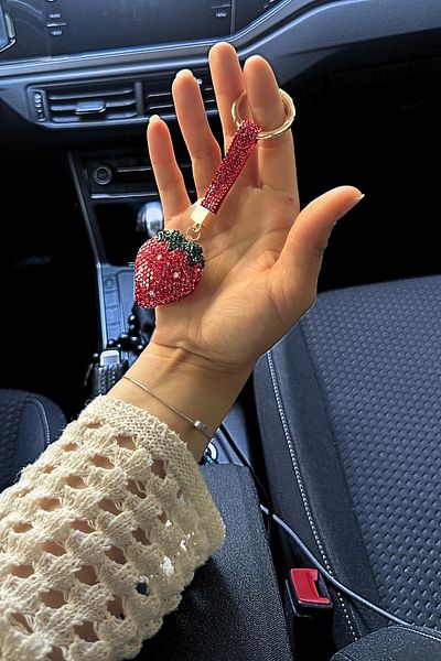 MAZEN "Red Strawberry Stone Keychain – Sparkling Women's Bag Accessory, Cute and Stylish Design"