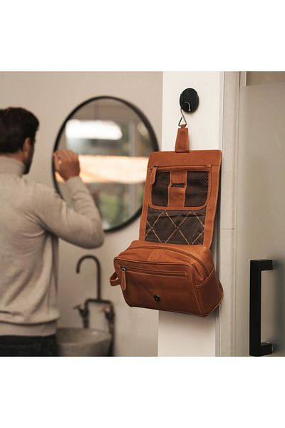 The Chesterfield Brand Men's cosmetic bag, The Chesterfield Brand, with handle and metal hanger, Rosario