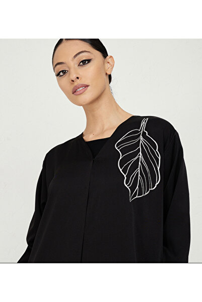 Rosette Abaya White Foliage