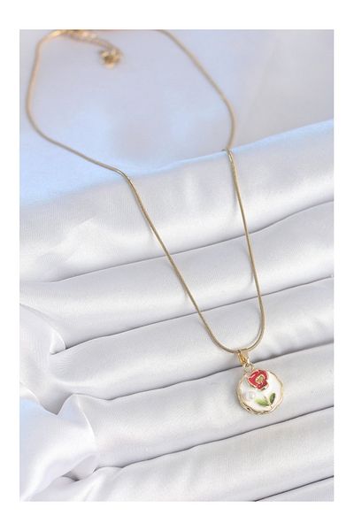 Clariss 316L Steel Gold Color Chain White Minimal Flower Embroidered Pearl Detail Portrait Model Women's Necklace