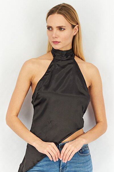 NA-KD أنجليكا بليك × بلوزة نسائية سادة برقبة على شكل هالتر، لون أسود