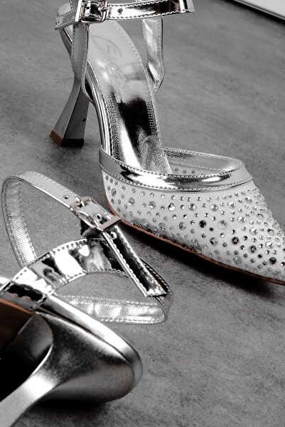 Lal Shoes & Bags Edan Kadın Sivri Burunlu Parlak Boncuk Detaylı Topuklu Ayakkabı-Gri