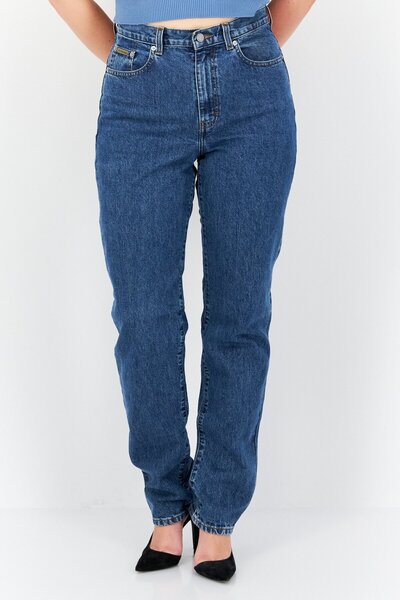 Calvin Klein Jeans بنطلون جينز نسائي بقصّة عادية ومغسول، أزرق