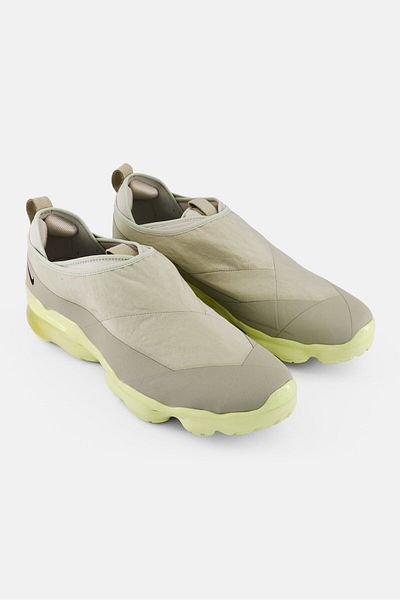 Nike Men Air Vapormax Moc Roam Slip Running Shoes, Light Green
