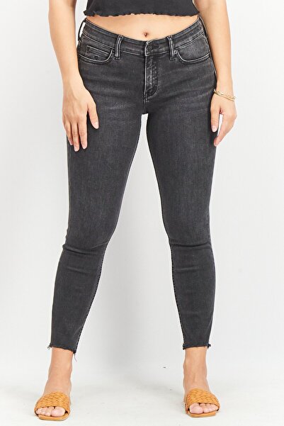 Calvin Klein Jeans Women Skinny Fit Washed Stretchable Jeans, Black