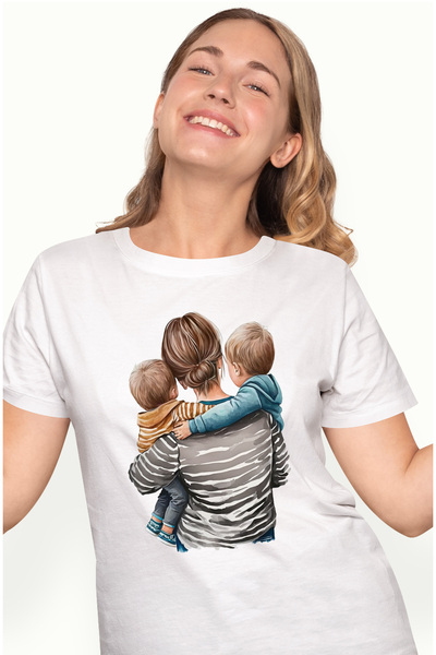 StoryGift Romania Tricou Femei cu o mama care isi tine cei doi baietei in bra...