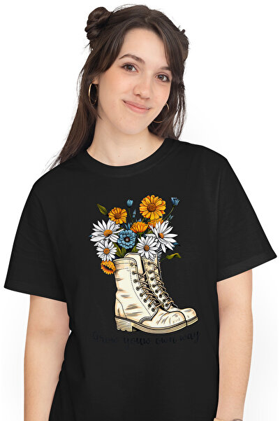 StoryGift Romania Tricou Femei cu flori in cizme cu mesajul "Grow your own wa...