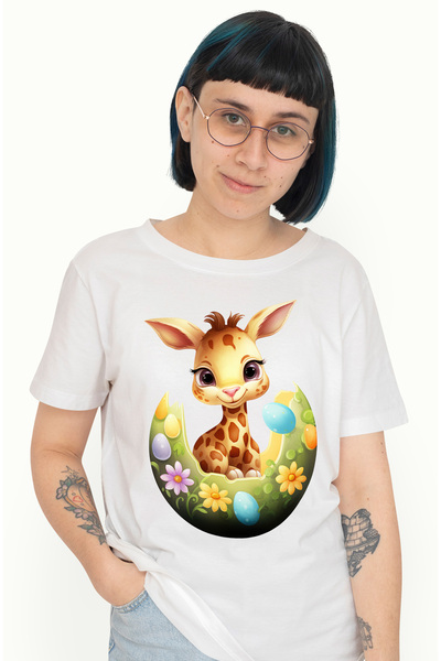StoryGift Romania Tricou Femei cu un pui de girafa care iese dintr-un ou spar...