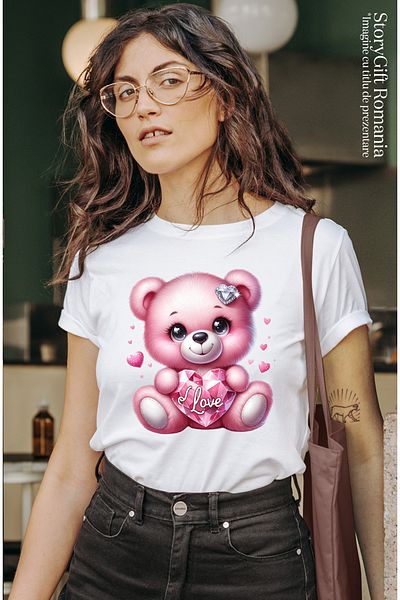 StoryGift Romania Tricou Femei Cu O Ursoaica De Plus, Roz, Ilustratie, Tine O Inima Din Diamant Cu Wht_l