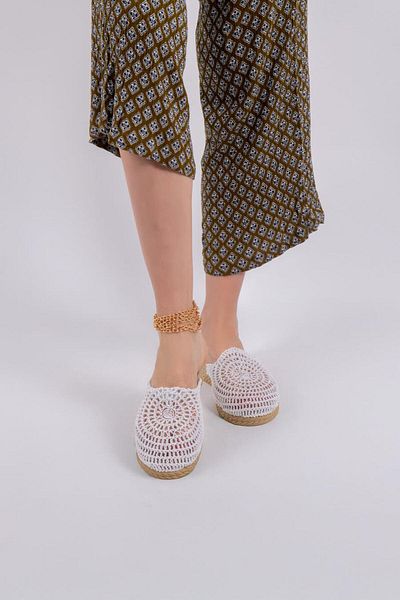 lovitto Closed Toe Knitwear Women's Slippers