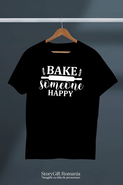 StoryGift Romania Tricou Femei cu mesaj care te indeamna sa faci pe cineva fericit cu imprimeu pe BLK_S