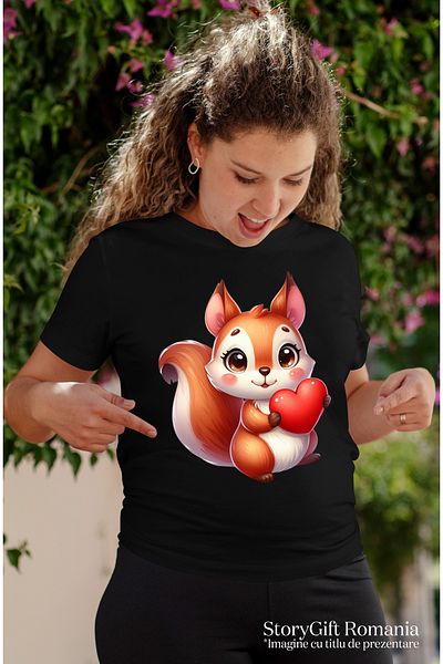 StoryGift Romania Tricou Femei Cu O Veverita Imbujorata Care Tine O Inimioara In Brate, Ilustratie Blk_l