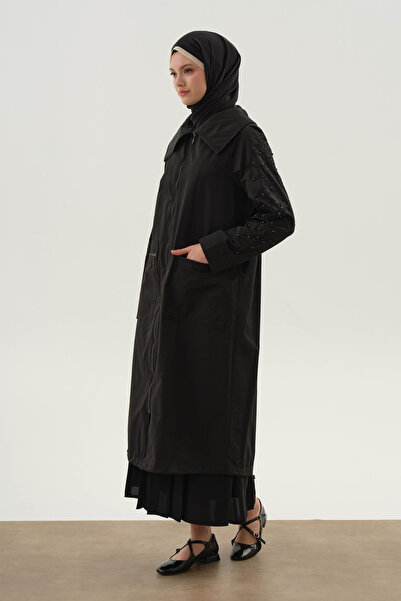 Tuğba Kolları Nakış Ve İnci Detaylı Trençkot - Siyah