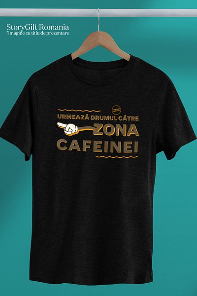 StoryGift Romania Tricou Femei Urmeaza drumul catre zona cafeinei cafea enrgie cu imprimeu pe Fata BLK_XL