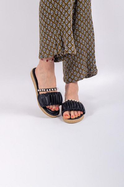 lovitto Pearl Detailed Gathered Women's Slippers