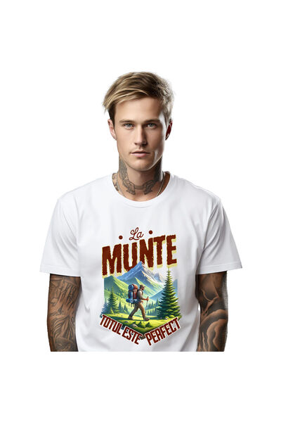StoryGift Romania Tricou Barbati cu Barbat Intre Munti Cu Rucsac Imens, Pajis...