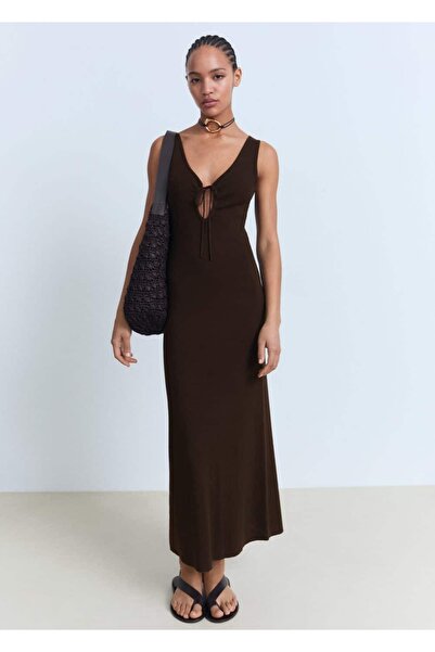 MANGO Woman Плетена рокля с детайлен яка