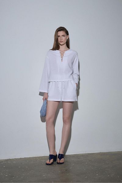Suud Collection Λευκή λινή μπλούζα Zoe με δέσιμο