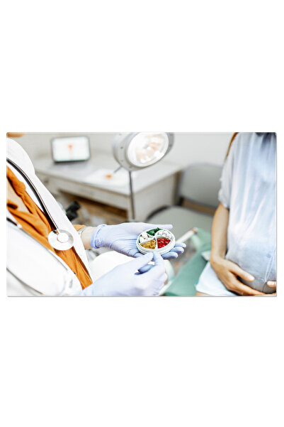 StoryGift Romania Tablou Canvas Medic Cu Medicament Ginecologie, Medicament, ...