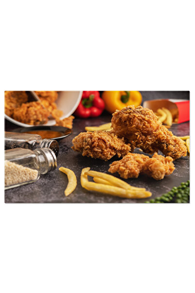 StoryGift Romania Tablou Canvas Gustari Tentante Pui Prajit Si Cartofi Pai Pe O Suprafata De Ciment Neagra Un De