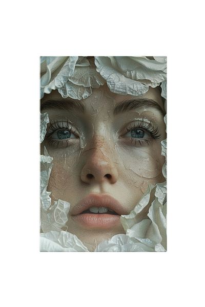 StoryGift Romania Tablou Canvas Chipul Unei Femei Cu Genele Lungi Si Ochii Luminosi Albastrui Cu Buzele Mari Si