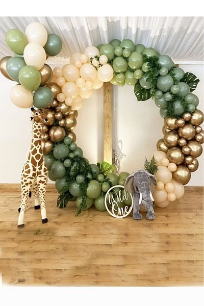 BeySüS Chrome Gold Pastel Winter Green Eucalyptus and Sea Sand Balloon 60 Pieces Chain and Pump