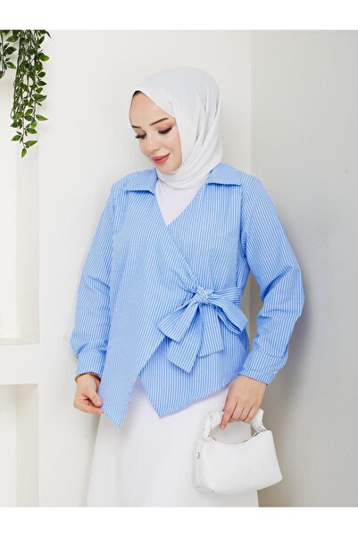 Bahar Altundemir Kadın Çizgili Kuşaklı Taşlı Gömlek Yandan Bağlamalı Mavi Çiz...
