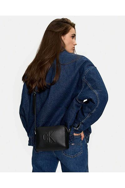 Calvin Klein Faragott kameratáska Crossbody táska