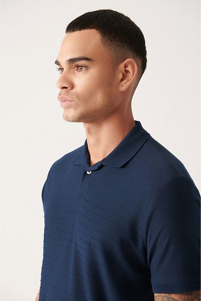 Avva Marineblaues Herren-T-Shirt mit Polokragen aus 100 % Baumwolle A31y1128