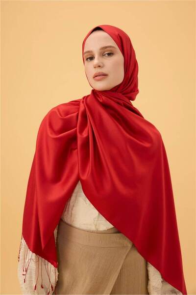 İpekhan Red Plain Double Sided Silk Shawl Model