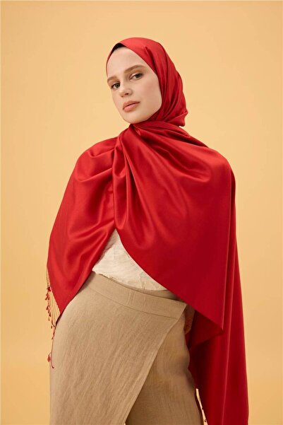 İpekhan Red Plain Double Sided Silk Shawl Model