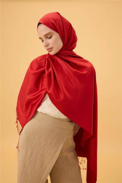 İpekhan Red Plain Double Sided Silk Shawl Model