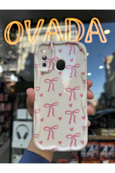 OVADA SAMSUNG GALAXY A20/A30/M10S Uyumlu Kamera Korumalı Dalga Kenar Kalp ve Kurdele Baskı Silikon Kılıf