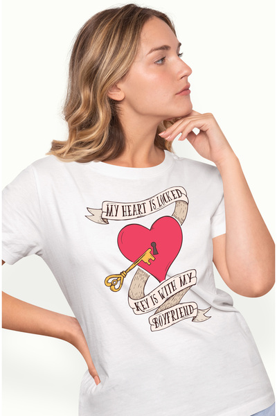 StoryGift Romania Tricou Femei Cu Inima Rosie Si Cheie Aurie, Mesaj In Engleza My Heart Is Locked Wht_m