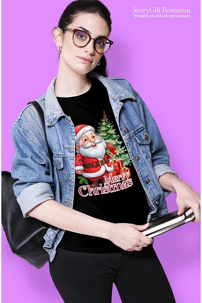 StoryGift Romania Tricou Femei cu Mos Craciun aducand cadouri cu mesajul "Merry Christmas", Craciu BLK_L