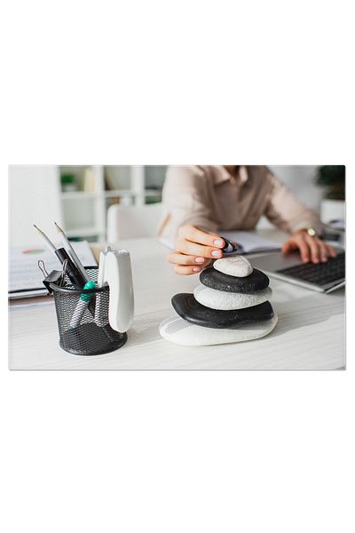 StoryGift Romania Tablou Canvas Armonie Si Echilibru Femeie De Afaceri Lucrand Cu Laptopul, Reflectand Concentrar