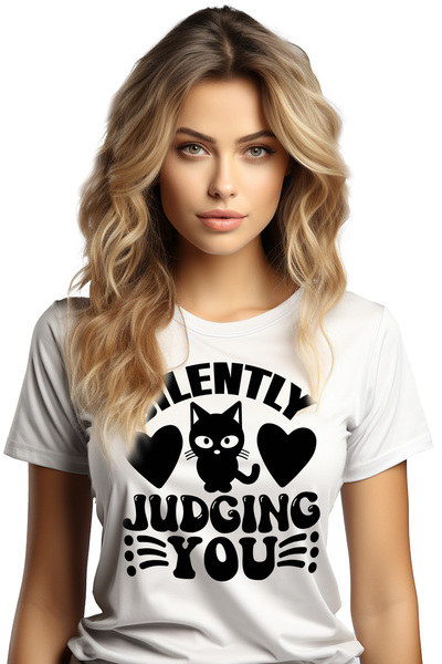 StoryGift Romania Tricou Femei Cu Inimioare Si O Pisica Cu Mesajul "silently Judging You" Cu Impr Wht_m