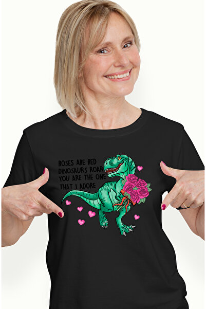 StoryGift Romania Tricou Femei Cu Dinozaur Care Tine In Brate Un Buchet De Trandafiri Cu Mesajul " Blk_m