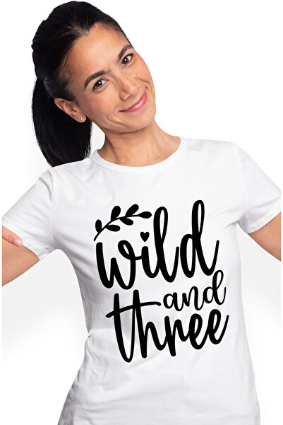 StoryGift Romania Tricou Femei cu mesajul in engleza "Wild and three" - salba...