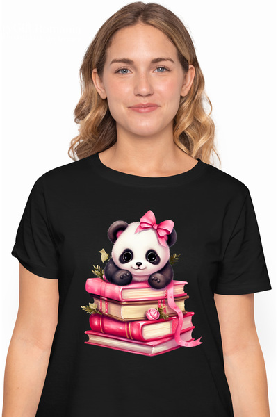 StoryGift Romania Tricou Femei cu un ursulet Panda care sta pe un teanc cu ca...