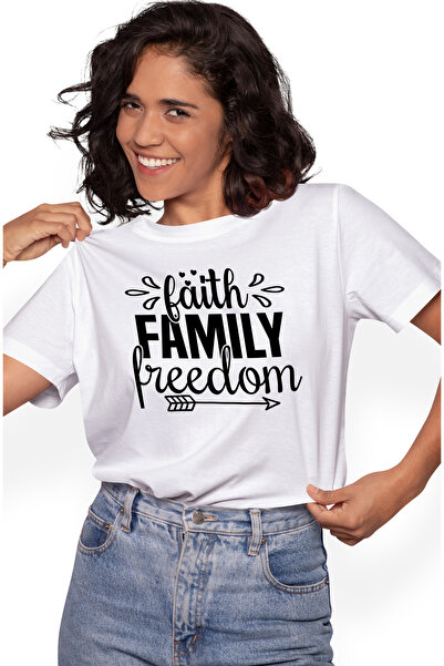 StoryGift Romania Tricou Femei cu mesajul in engleza "Faith, family, freedom"...
