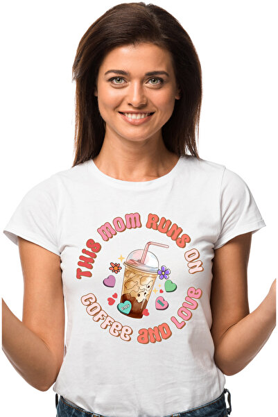 StoryGift Romania Tricou Femei cu mesajul "This mom runs on coffee and love",...