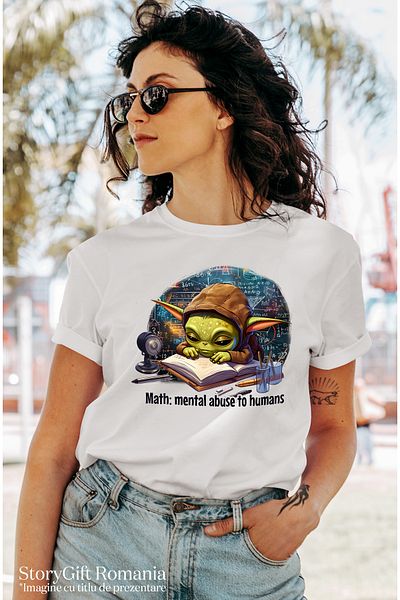 StoryGift Romania Tricou Femei cu un extraterestru verde care studiaza, ilustratie, matematica, so WHT_L