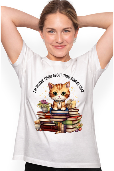 StoryGift Romania Tricou Femei cu o pisicuta surprinsa care sta pe un teanc c...