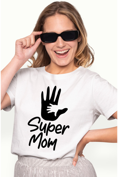 StoryGift Romania Tricou Femei pentru o mama apreciata si iubita de copiii ei...